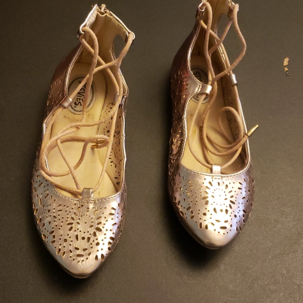 Girls shoes